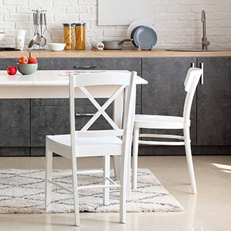 Jídelna ve skandinávském stylu inspirace bílé jídelní židle